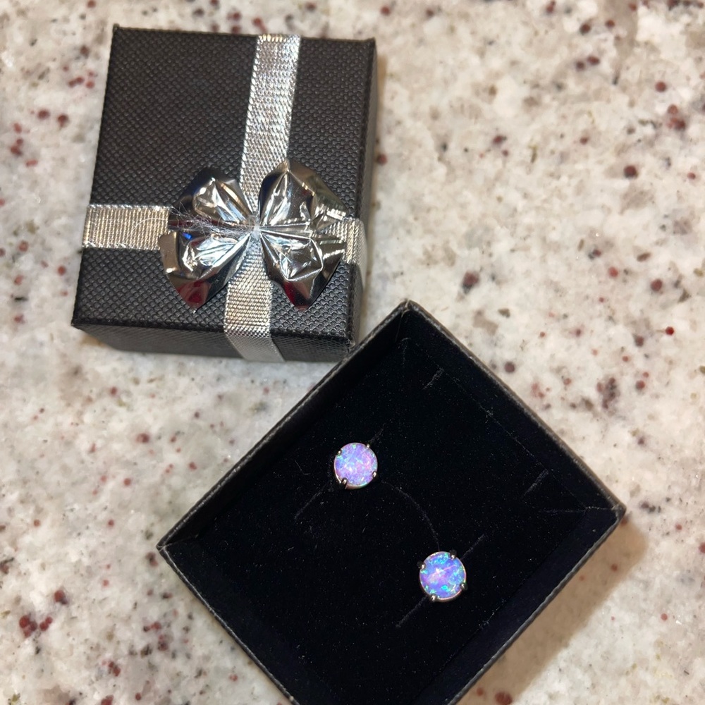 Earrings - Picture 2 of 2